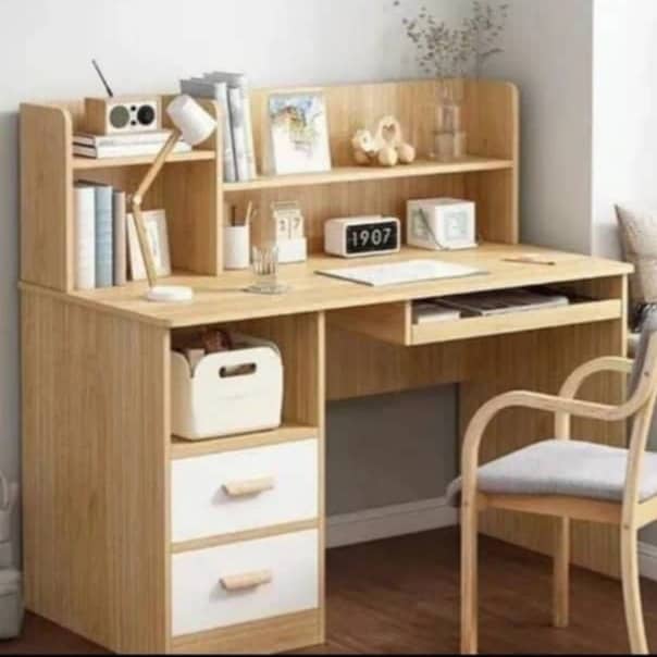 طراحی و ساخت صندلی و میز تحریر